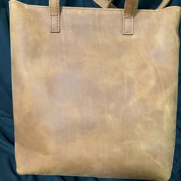 Portland Leather Full Size Cross Body Tote in Dakota - Picture 2 of 4